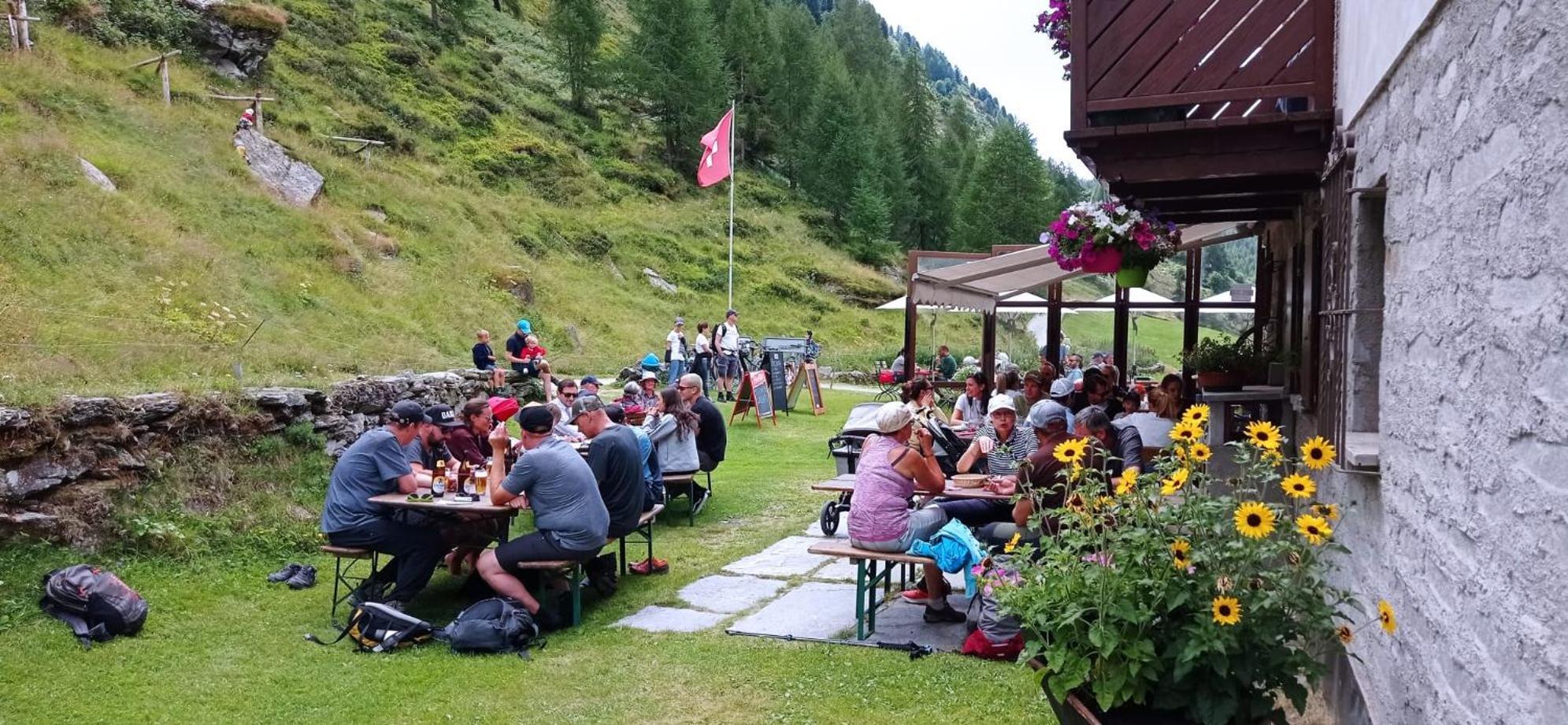 Hotel Ristorante Lagrev Малоя Экстерьер фото