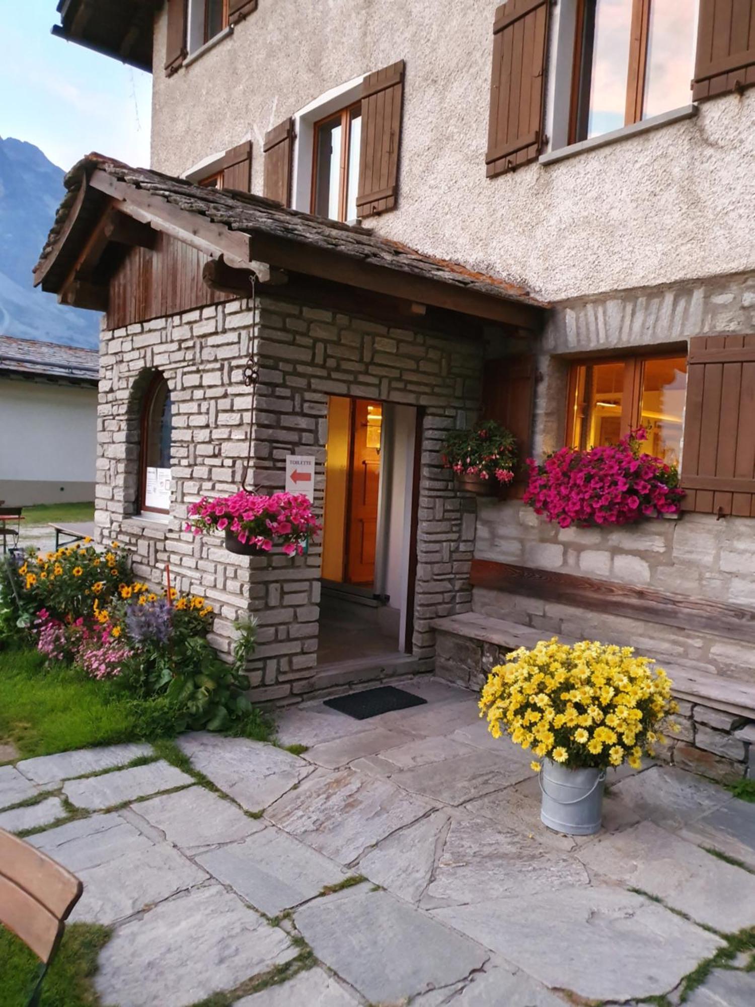 Hotel Ristorante Lagrev Малоя Экстерьер фото