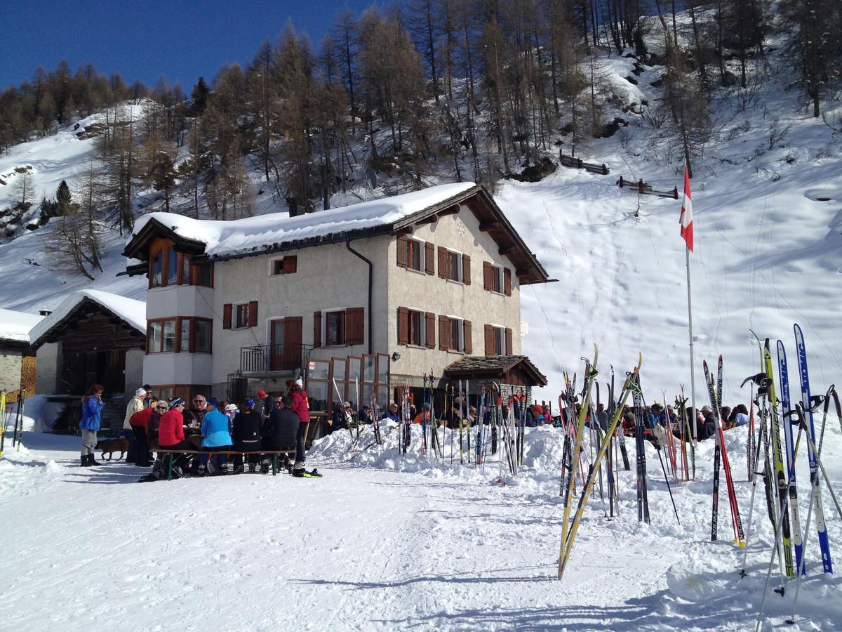 Hotel Ristorante Lagrev Малоя Экстерьер фото