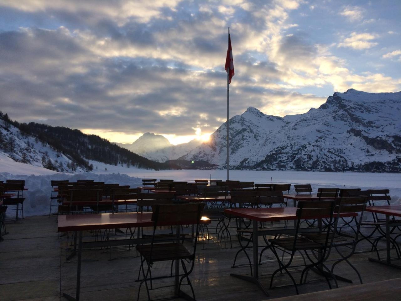 Hotel Ristorante Lagrev Малоя Экстерьер фото
